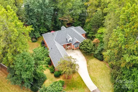 316 Brigadier Dr, Clover, SC 29710
