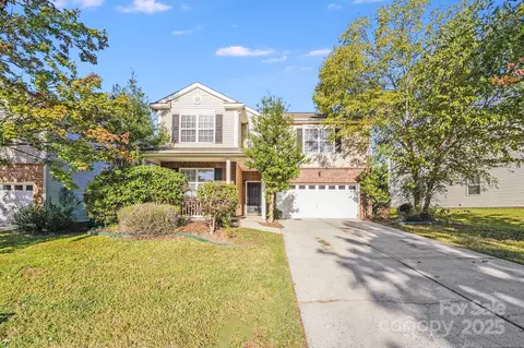 7403 Lamplighter Close Dr, Matthews, NC 28105