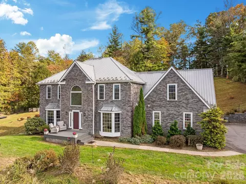 235 Petersburg View Dr, Marshall, NC 28753