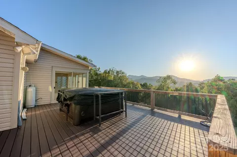 Exterior - 565 Overlook Dr, Spruce Pine, NC 28777 photo 4 of 7