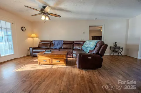 Living - 565 Overlook Dr, Spruce Pine, NC 28777 photo 1 of 1