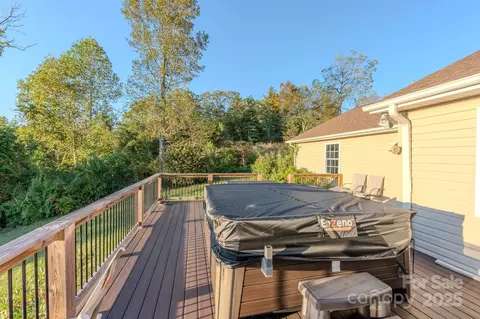 Exterior - 565 Overlook Dr, Spruce Pine, NC 28777 photo 6 of 7