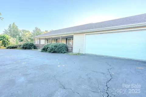 Other - 565 Overlook Dr, Spruce Pine, NC 28777 photo 8 of 16