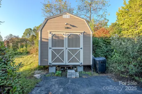 Other - 565 Overlook Dr, Spruce Pine, NC 28777 photo 4 of 16