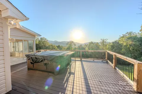 Exterior - 565 Overlook Dr, Spruce Pine, NC 28777 photo 5 of 7