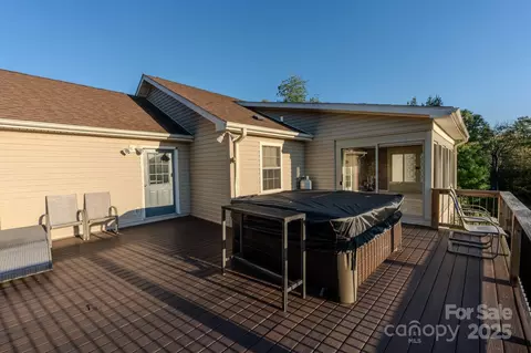 Exterior - 565 Overlook Dr, Spruce Pine, NC 28777 photo 3 of 7