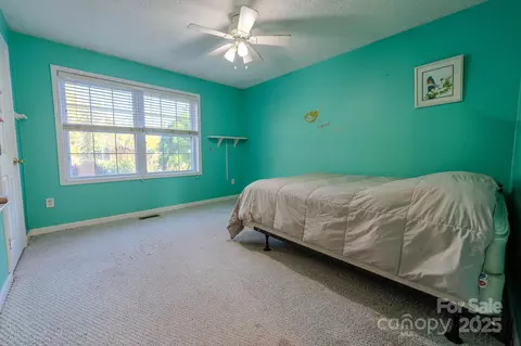 Bedroom - 565 Overlook Dr, Spruce Pine, NC 28777 photo 6 of 6