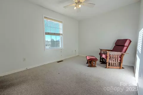Bedroom - 565 Overlook Dr, Spruce Pine, NC 28777 photo 3 of 6