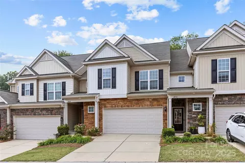 4860 Fonthill Ln, Charlotte, NC 28210