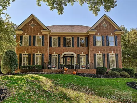16128 Bridgehampton Club Dr, Charlotte, NC 28277