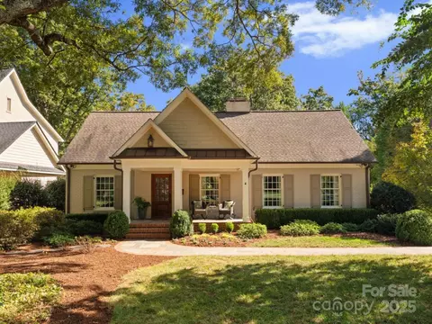 2727 Wintergreen Dr, Charlotte, NC 28211