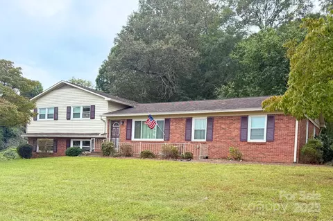 111 Newcastle Ave, Lincolnton, NC 28092