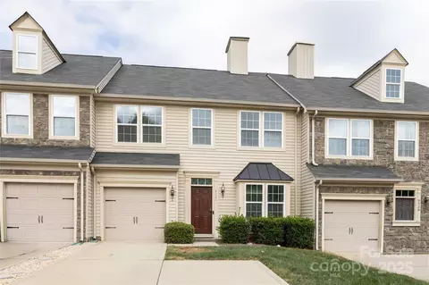 9524 Birkwood Ct, Charlotte, NC 28278
