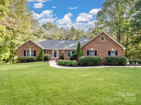 137 Softwind Ln, Concord, NC 28025