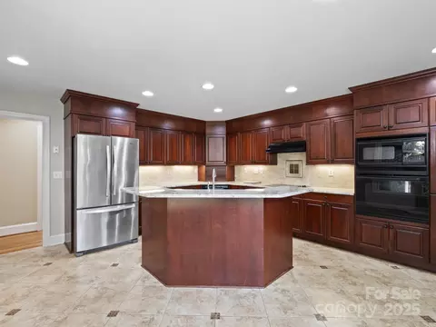 Kitchen - 137 Softwind Ln, Concord, NC 28025 photo 2 of 4