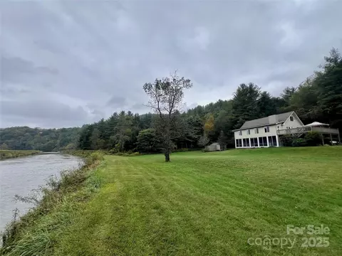 567 Daniel Daughters Dr, West Jefferson, NC 28694