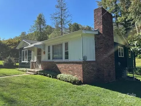38 Park Dr, Waynesville, NC 28786