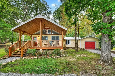 809 Montreat Rd, Black Mountain, NC 28711