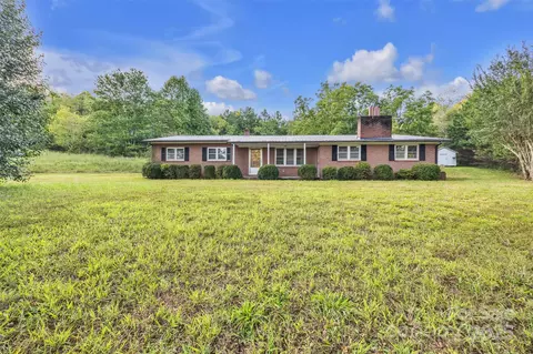 764 Old Nc 90 Hwy, Taylorsville, NC 28681