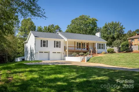 2912 Woodstream Dr, Valdese, NC 28690