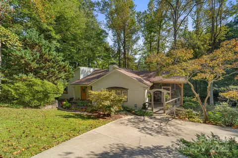 23 Shelby Dr, Asheville, NC 28803
