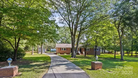 1631 Oakdale Dr, Lancaster, SC 29720