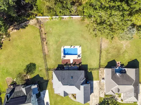 8316 Quail Hollow Dr, Harrisburg, NC 28075