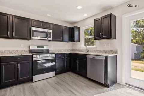 323 Connor St, Lancaster, SC 29720 photo 4