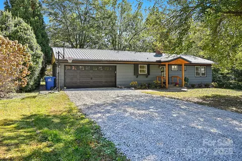 204 Stonewall Ave, Swannanoa, NC 28778