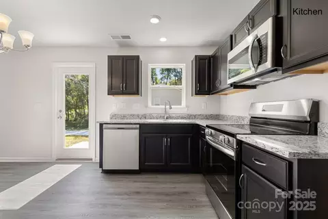 319 Connor St, Lancaster, SC 29720 photo 5