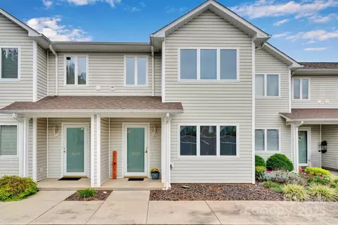 3275 White Oak Ct, Claremont, NC 28610