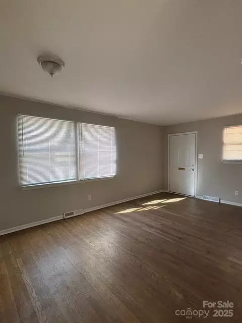 3125 Marlborough Rd, Charlotte, NC 28208