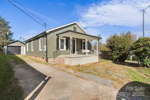 107 Thomas St, Canton, NC 28716