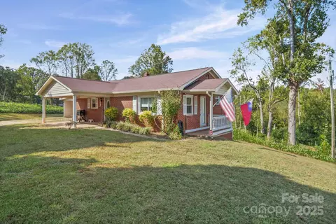 624 Overlook Dr, Newton, NC 28658
