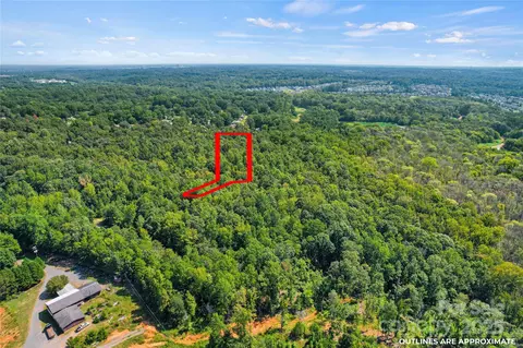 002 Roanoke Dr, Fort Mill, SC 29715