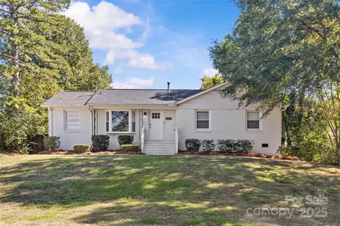 6701 Lynmont Dr, Charlotte, NC 28212