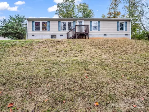 114 Leonards Ln, Weaverville, NC 28787