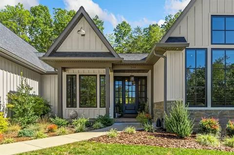204 Old Mill Dr, Morganton, NC 28655 photo 4
