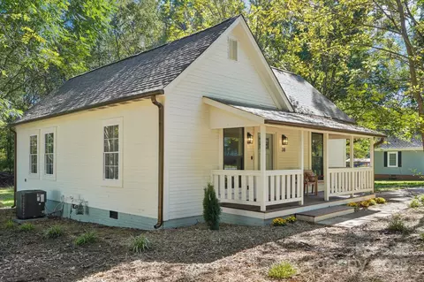 38 Sixth St, York, SC 29745
