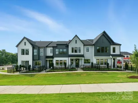 455 Nash St, Fort Mill, SC 29715