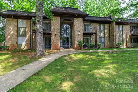 338 Orchard Trace 8 Ln #8, Charlotte, NC 28213
