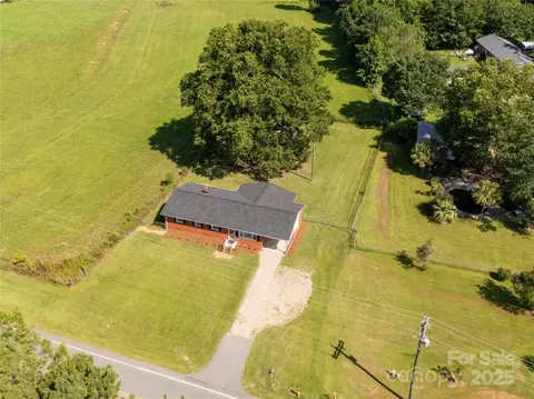 1156 Suttle Rd, Lancaster, SC 29720