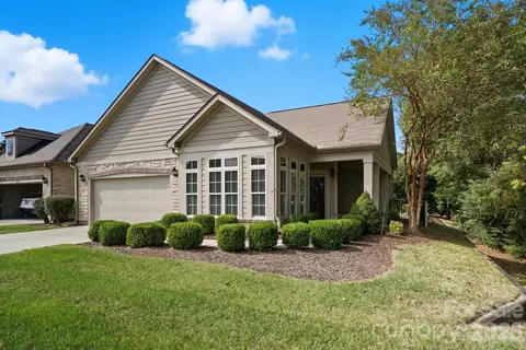 2232 Coltsview Ln, Matthews, NC 28105