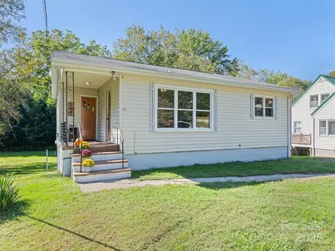 84 S Hill St, Waynesville, NC 28786