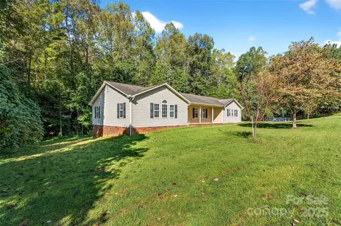 86 Springdale Dr, Marion, NC 28752 photo 3