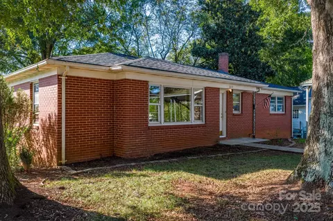 508 N 1st Ave, Maiden, NC 28650