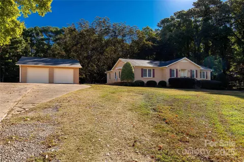 2210 Canberra Dr, Rock Hill, SC 29732