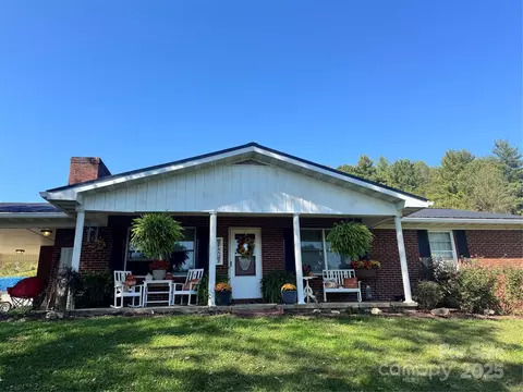 32 Bud Swan Rd, Marshall, NC 28753