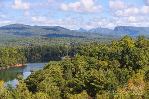 90 High Lake Dr, Nebo, NC 28761
