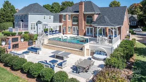 15705 Northstone Dr, Huntersville, NC 28078